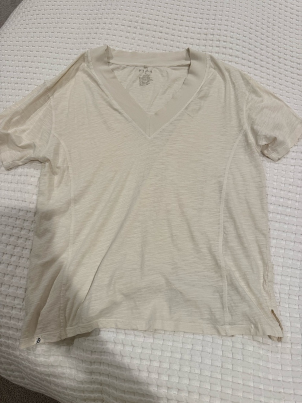 P'tula breeze v neck tee